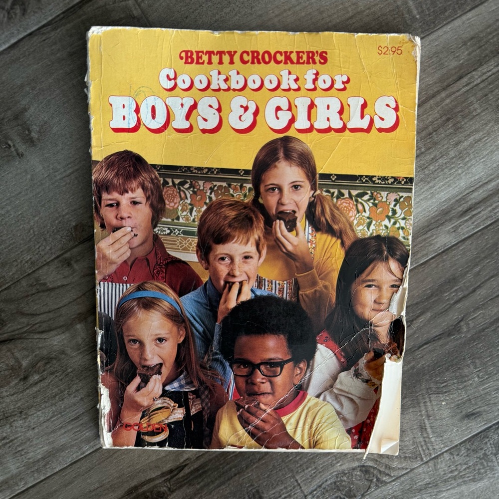 1977 Vintage Betty Crocker cookbook for boys & girls